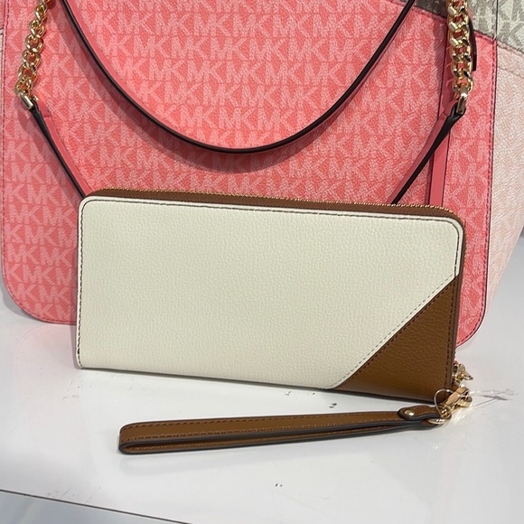 MICHAEL KORS LARGE TRAVEL CONTINENTAL WRISTLET WALLET PHONEHOLDER Luggage Multi - Picture 5 of 16